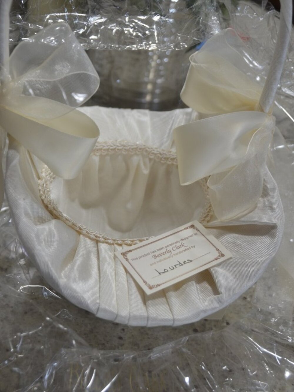 Beverly Clark Collection flower basket, favours or display basket